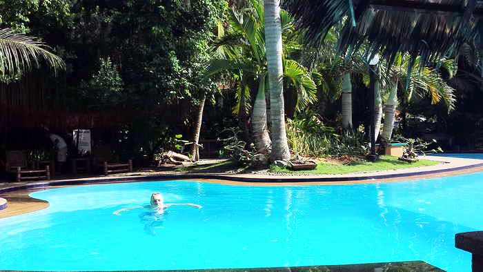 alona tropical pool