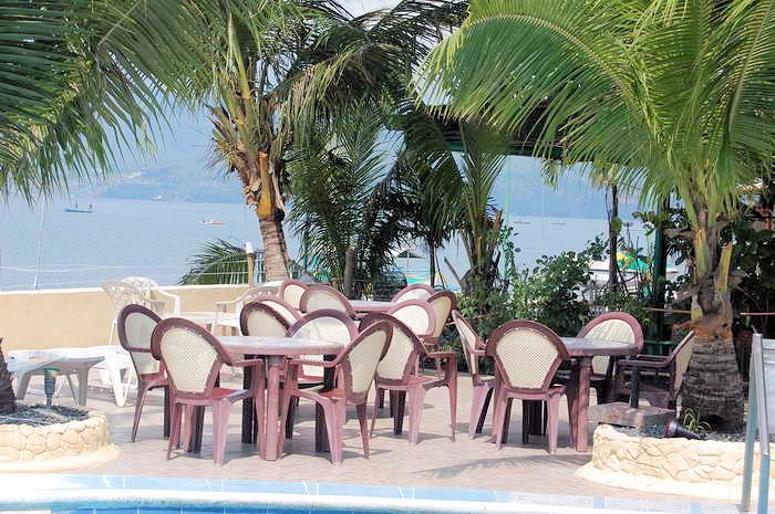 tresure island hotel pool