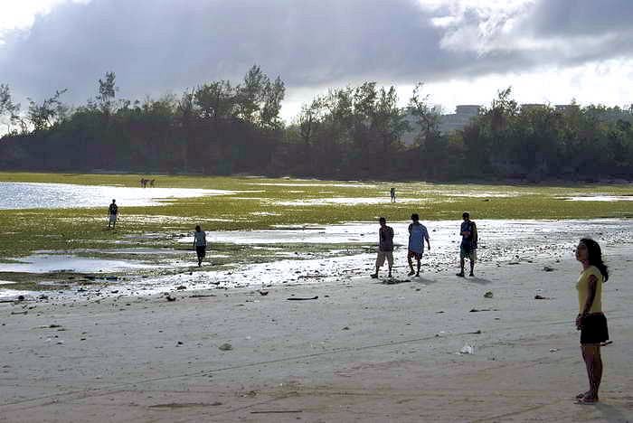low tide on bulabog beach