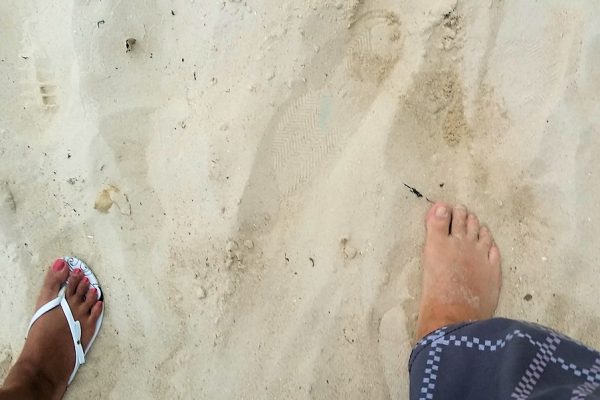 feets-in-sand