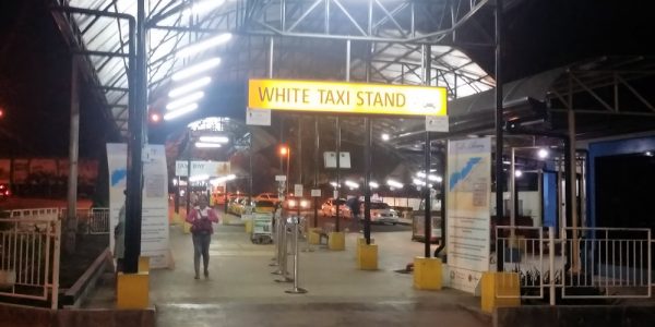 taxiterminal-cebu-airport-by-night