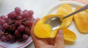 mango-and-grapes