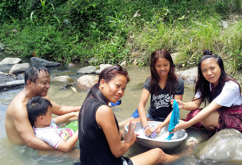 washing-clothes-philippine-style-in-river