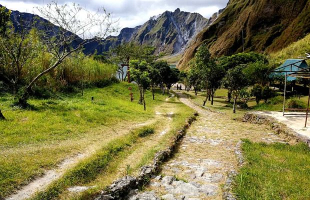 view-down-to-pinatubo-viewpoint